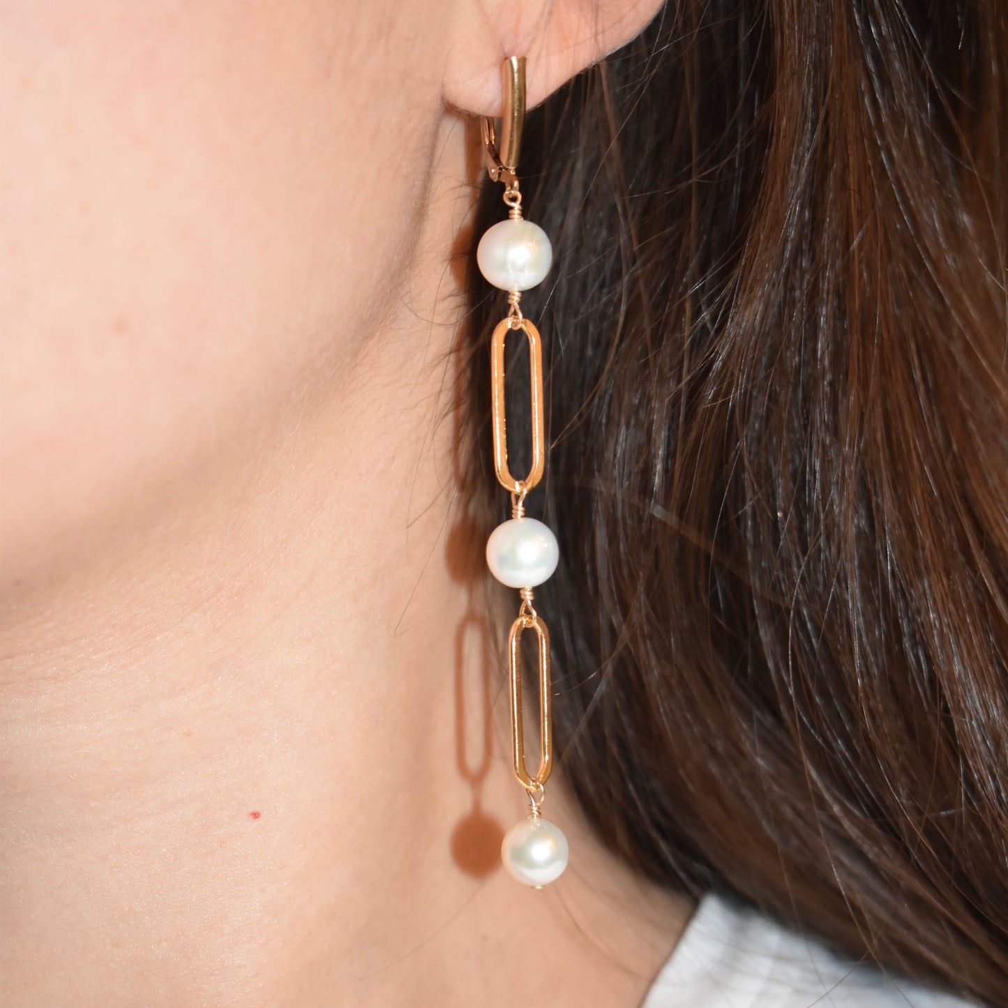Sleek Pearl Earrings