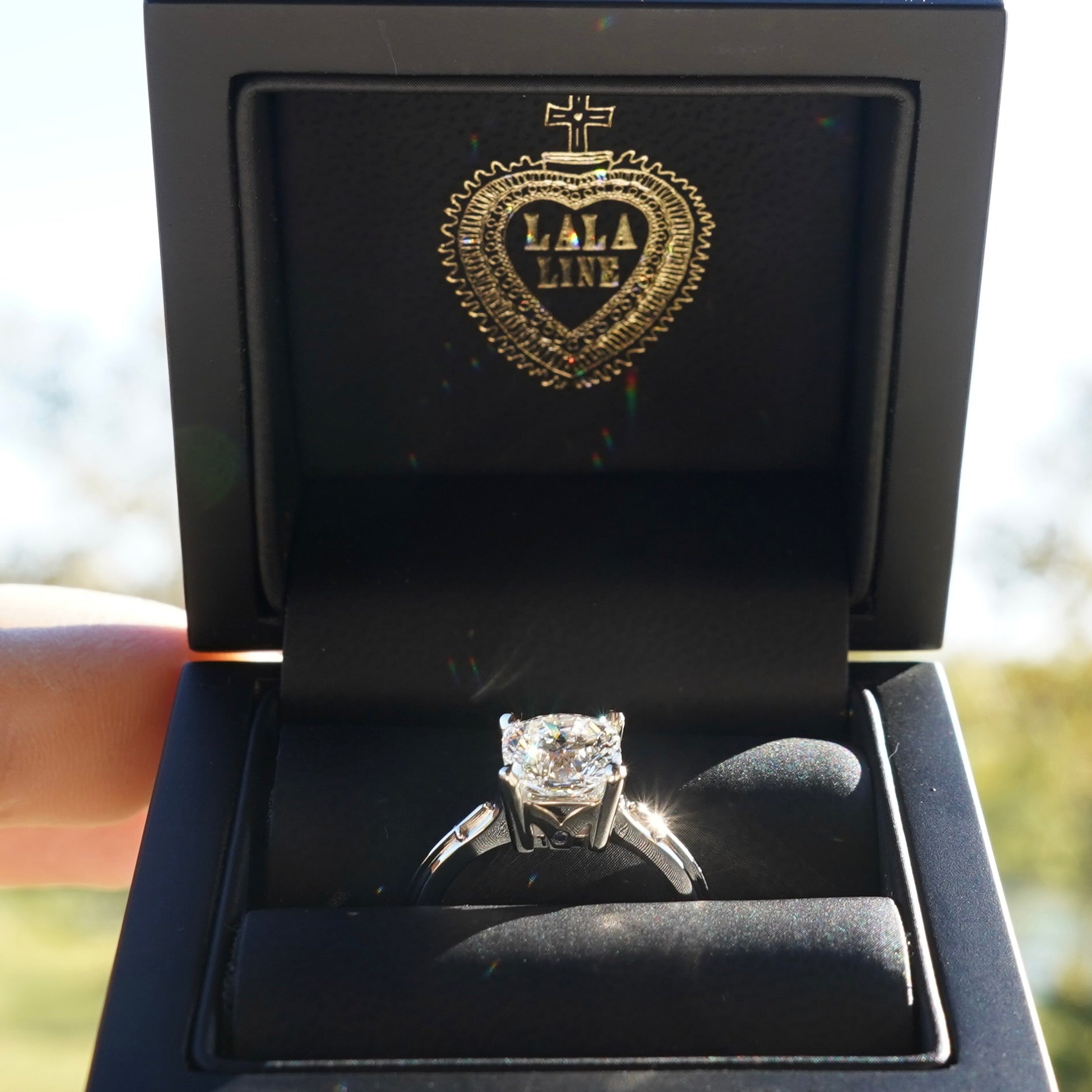 Custom engagement ring presented in a LaLa Line jewelry box