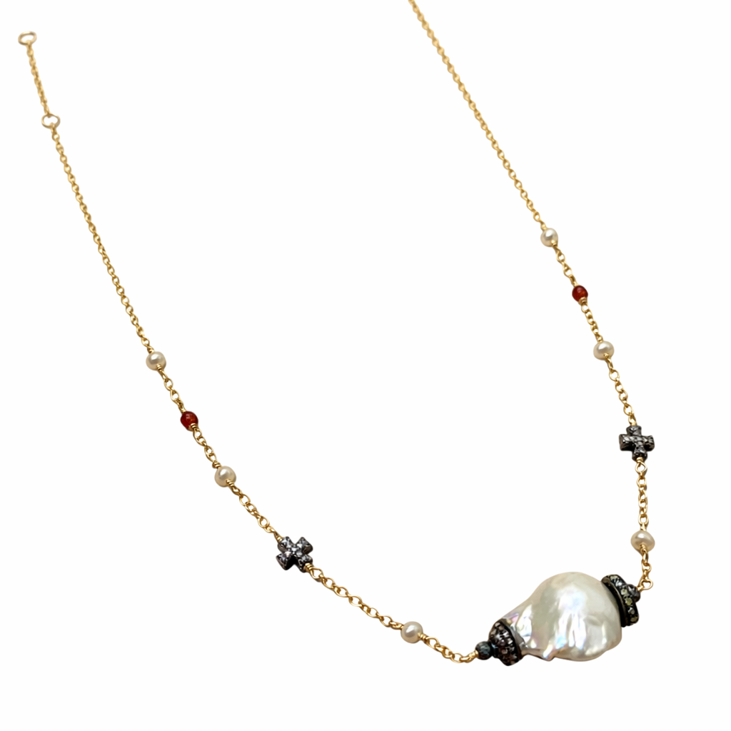 Collar de cruz de diamantes y perlas